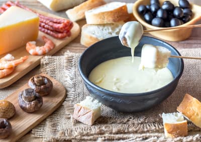 Interlaken Travel Guide: Best Things to Do & Travel Tips 8 Swiss Dish Cheese Fondue